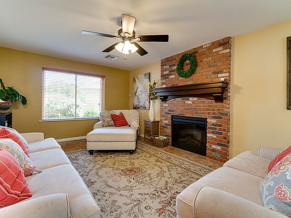 3rd image of 1421 W Isabella Ave