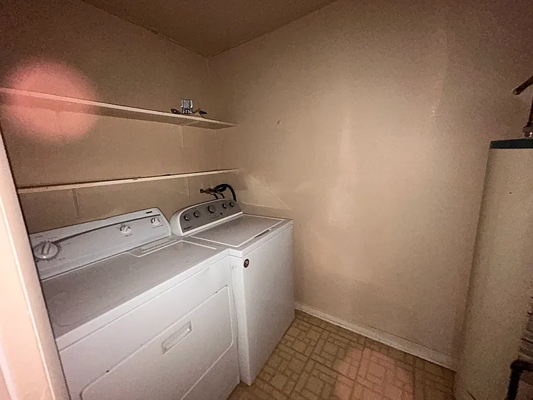 1124 Case Ct #1136 — Photo 7