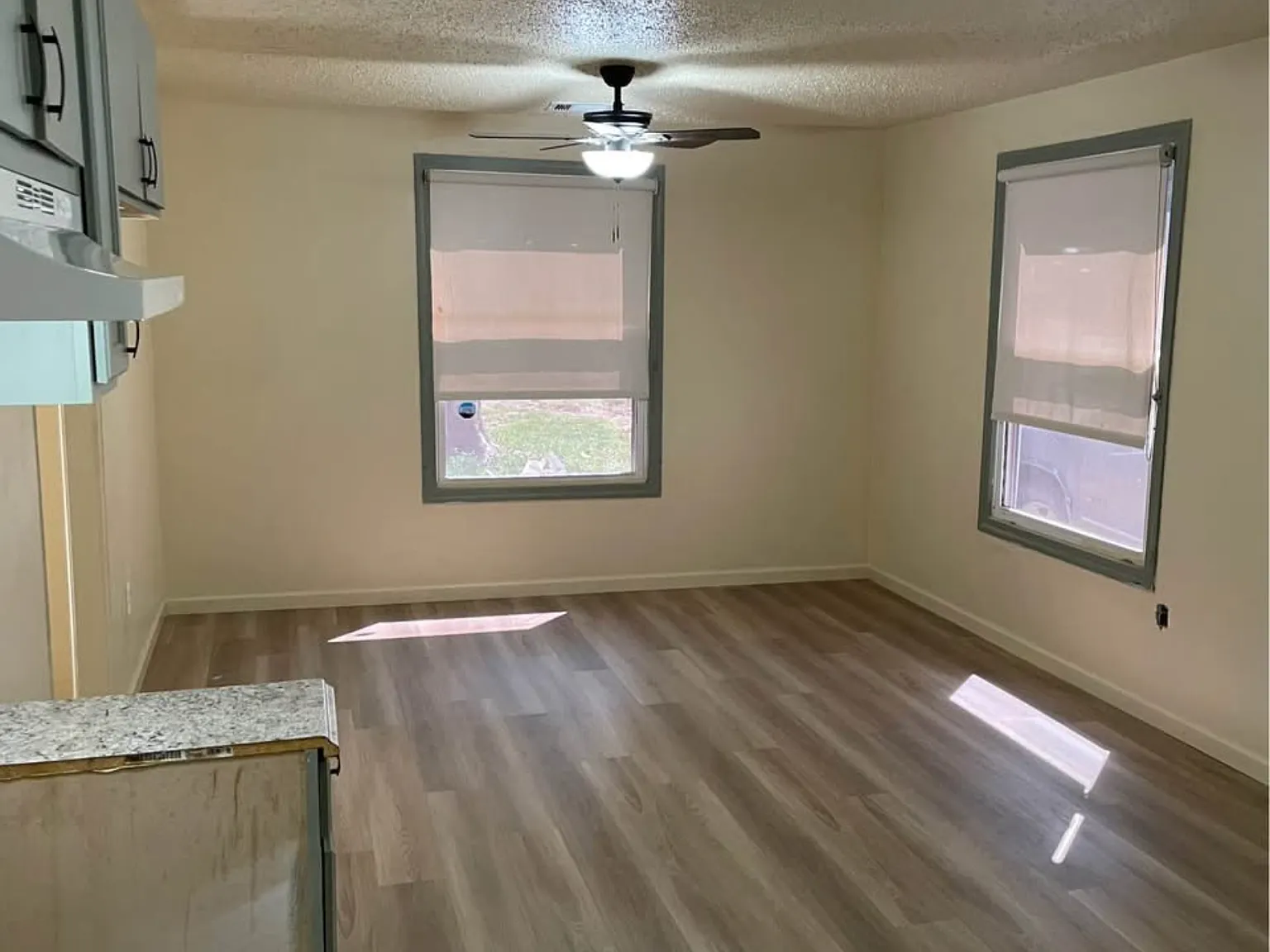 2 bed, 952 sqft, $895 — Photo 2