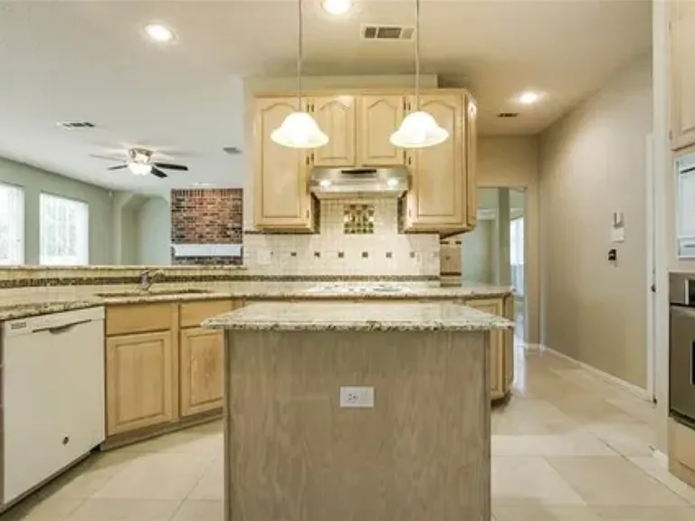 1931 Paloma Way — Photo 11