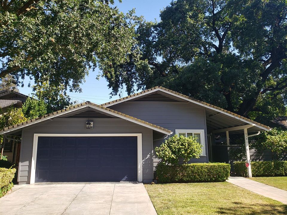 1st image of 638 W Mariposa Ave