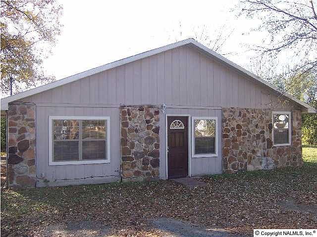 1st image of 812 Maggie Dr