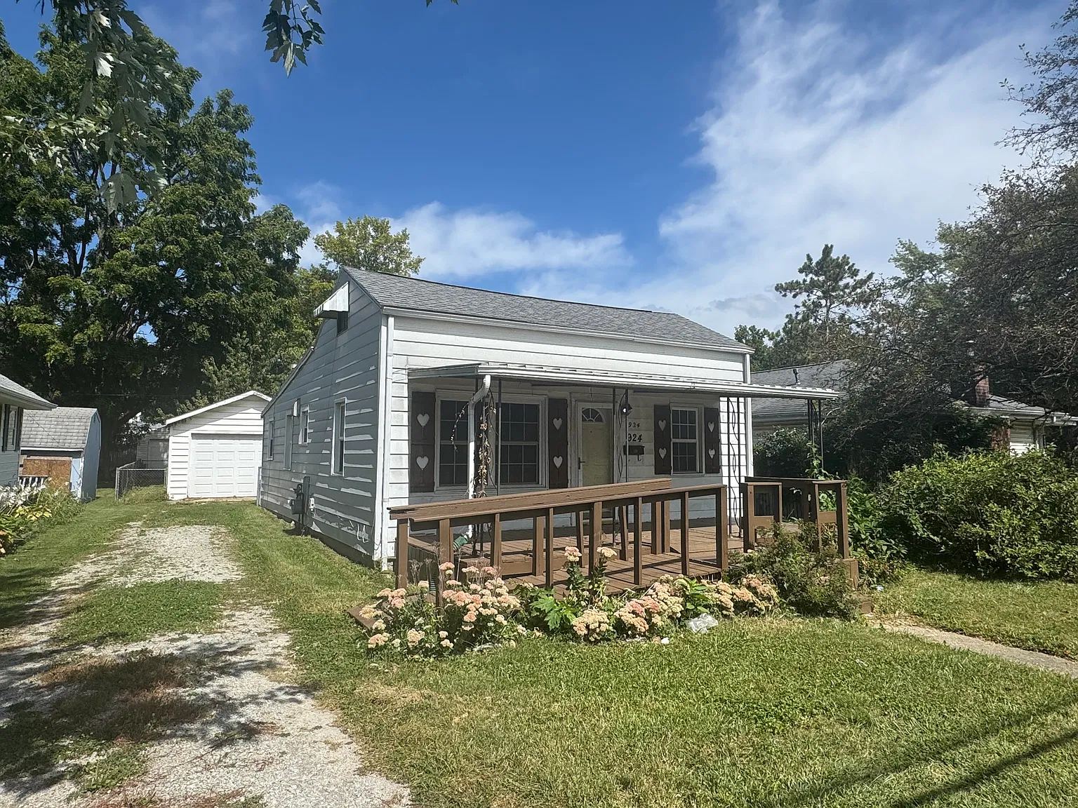 2 bed, 960 sqft, $1,050 — Photo 1