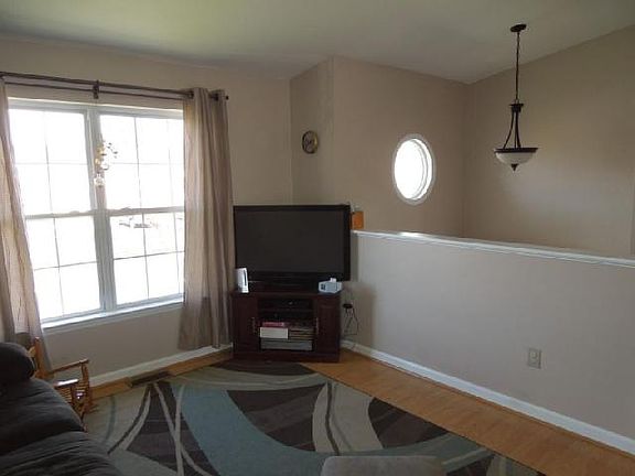 4th image of 149 Clubhouse Dr