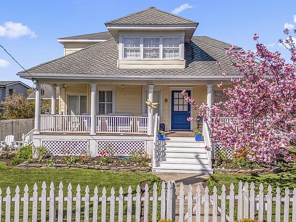3rd image of 8 Riverdale Avenue