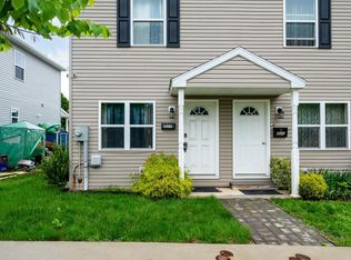 319 Crestmont St, Reading, PA 19611