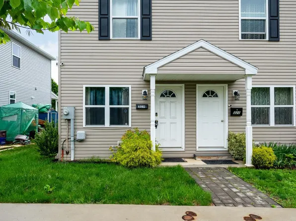 319 Crestmont St, Reading, PA 19611