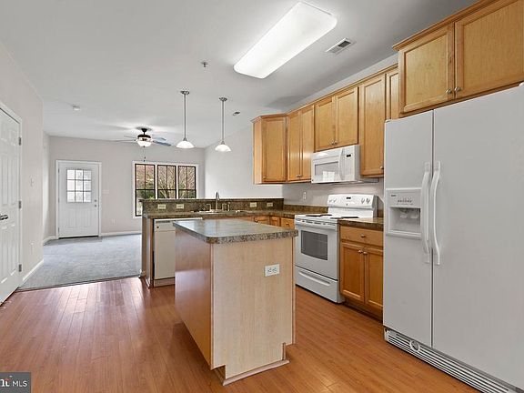 2nd image of 22539 Chickadee Cir #5-2