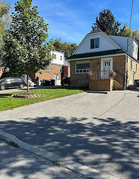 7 Valerie Rd #2 — Photo 1