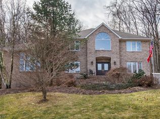 426 Mountain Way, Morris Plains, NJ