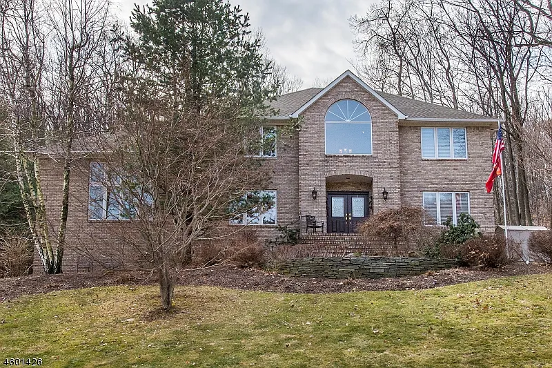 426 Mountain Way photo 1