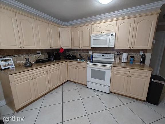 5th image of 1315R SW 22nd Ter