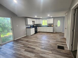 1433 Service St, Lake Station, IN 46405