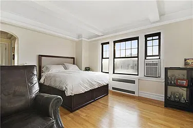 Rented by R New York