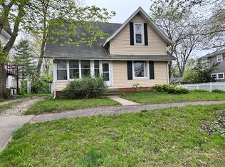 609 W High St, Urbana, IL