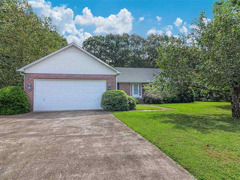 1st image of 256 Windemere Dr