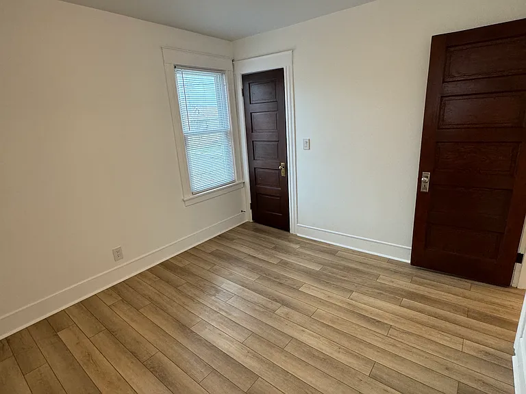 2129 Sunset Ave #2 — Photo 15