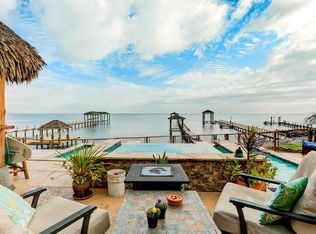 1445 Bayshore Dr, Kemah, TX 77565