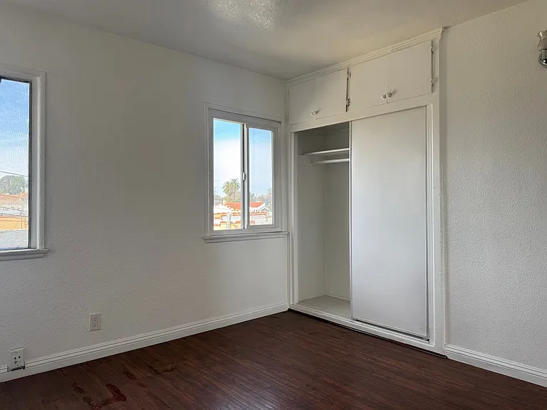 10705 S Figueroa St #10 — Photo 6