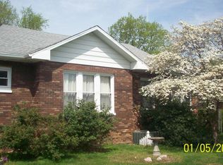 351 E Franklin St, Du Quoin, IL 62832