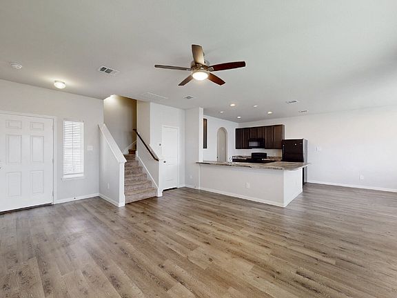 5th image of 968 Rice Dr