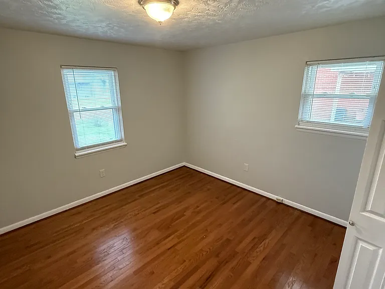 320 Port William Ln — Photo 13