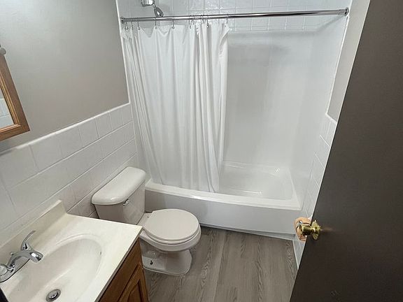 4th image of 19-153 W Main St #19