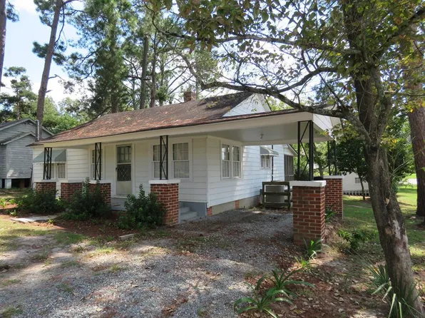 208 Wilson St, Douglas, GA 31533
