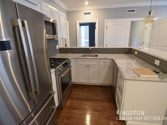 2nd image of 42 Hyde Park Ave #6-6R