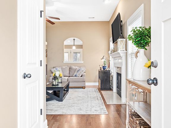 4th image of 2981 McManus Cir