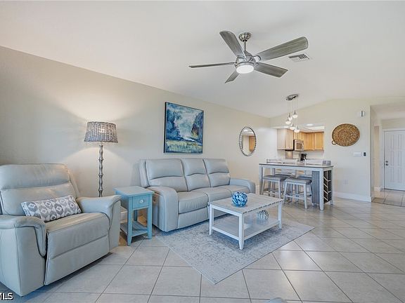 5th image of 808 Cape Coral Pkwy W APT 201
