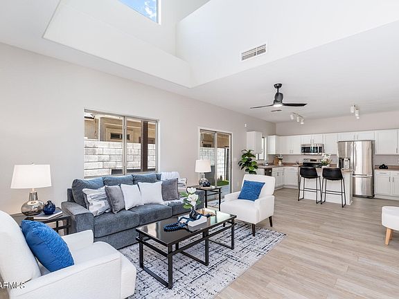 3rd image of 2708 E SCHILIRO Circle