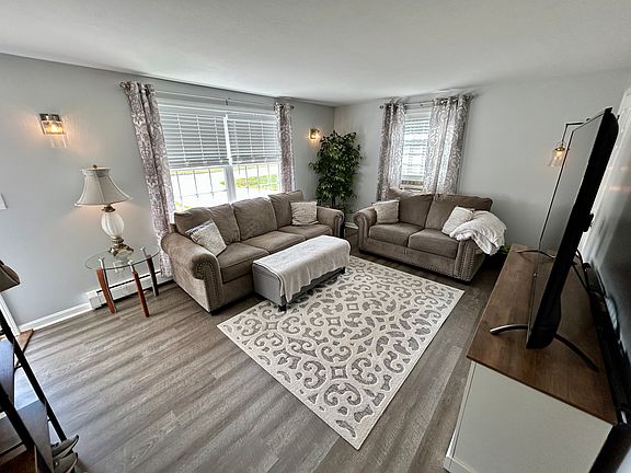 3rd image of 4 Alexander Dr #102