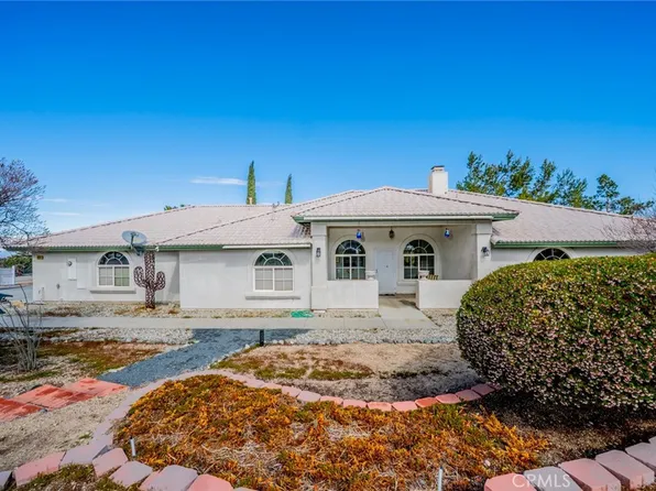 924 Juniper Rd, Pinon Hills, CA 92372