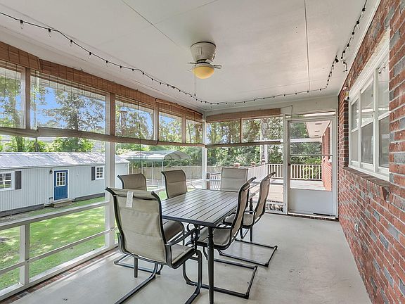 3rd image of 106 Garden Hill Rd