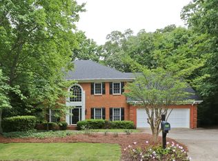 2570 Whisper Wind Ct, Roswell, GA 30076
