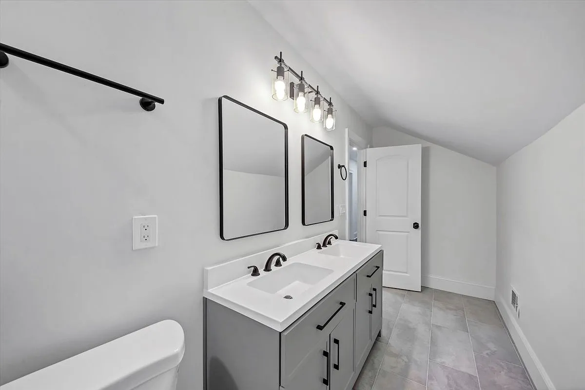 5 bed, 3.5 bath, 2682 sqft, $3,000 — Photo 4