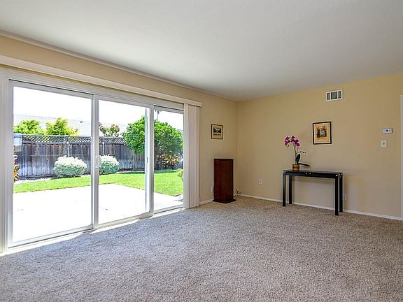 3rd image of 5710 Holland Ln