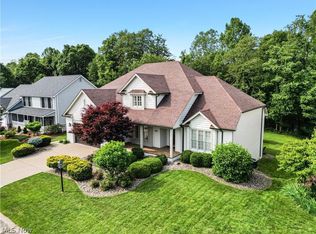 1215 Greenmont Cir, Vienna, WV 26105