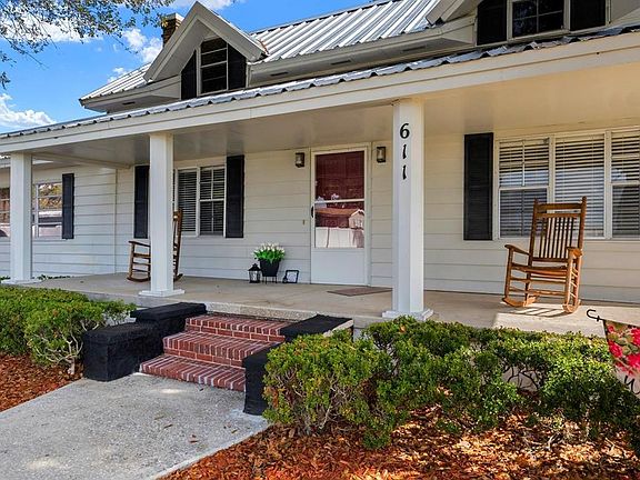 2nd image of 611 N Wiggins Rd