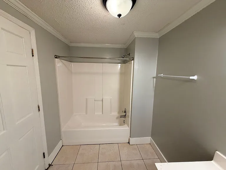 1005 Langdale Dr #B — Photo 14