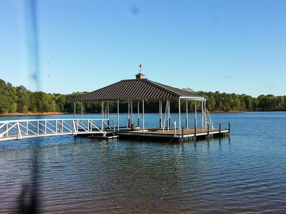 2nd image of 100 Wilderness Ln