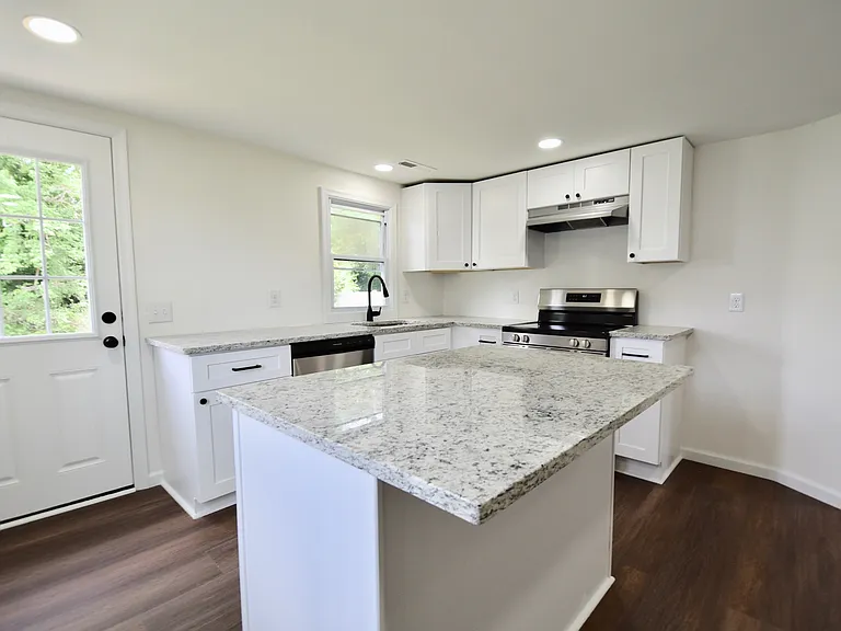 10169 Locust St — Photo 7