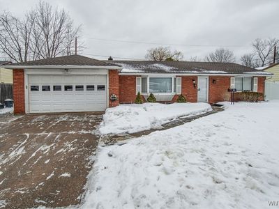 50 Campus Dr W, Amherst, NY, 14226