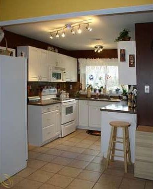 3rd image of 3809 Hazelett Dr