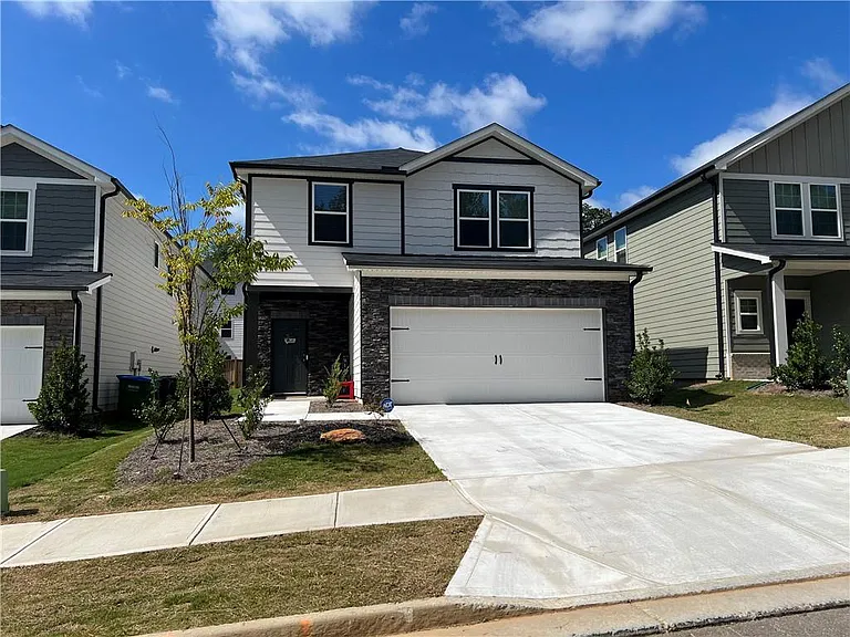 242 Wells Cir — Photo 2