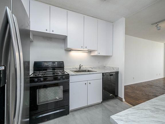 4th image of 7002 Boulevard East APT 35G