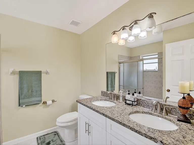 1080 Salmon Isle — Photo 22
