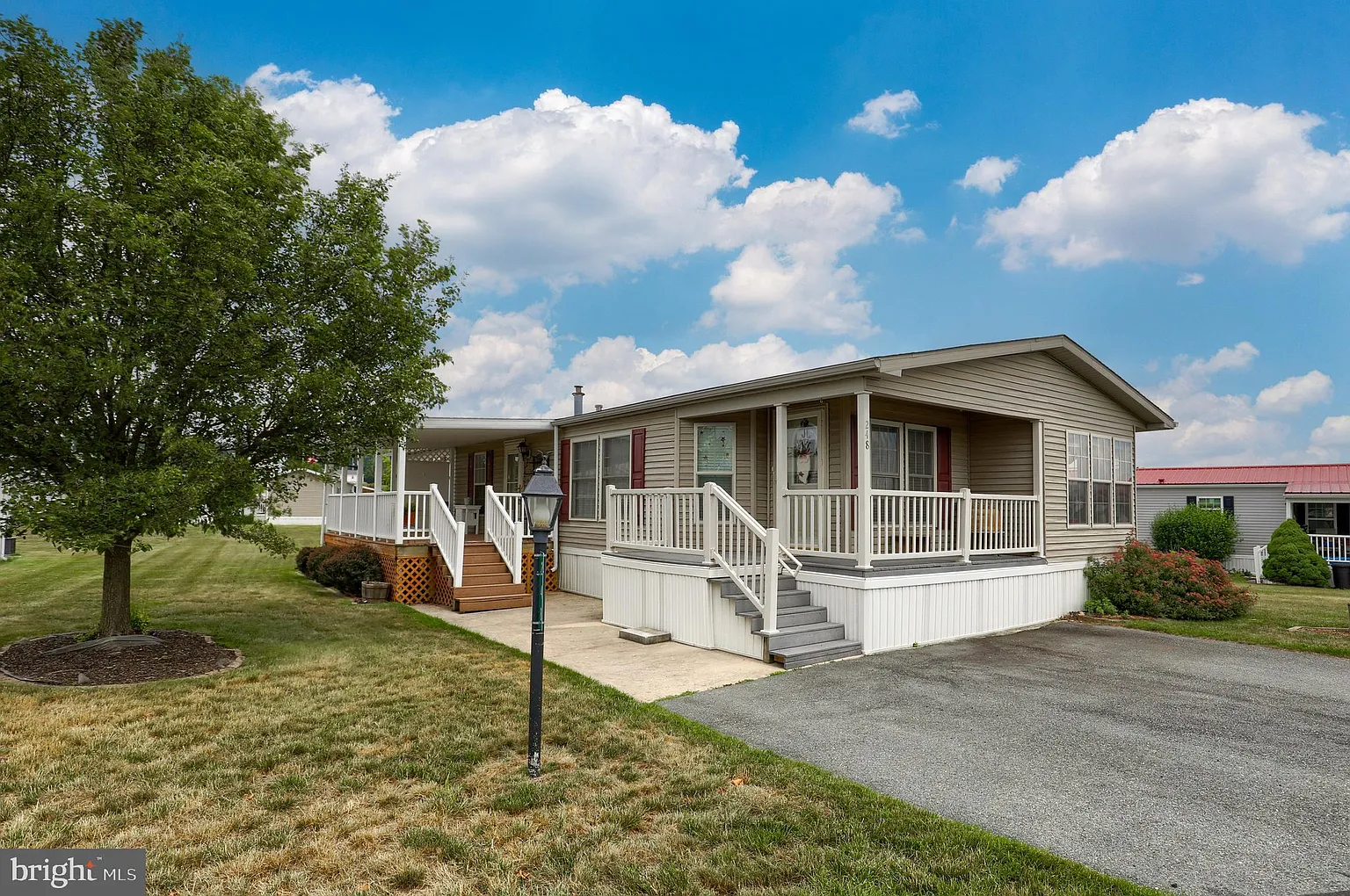 248 James Way photo 1