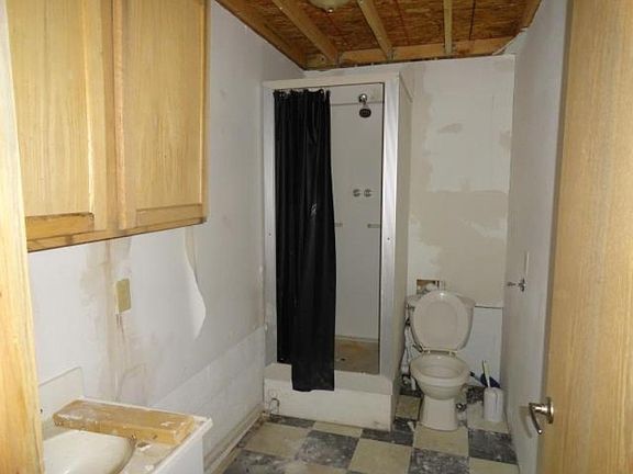 4th image of 206 N Parker St